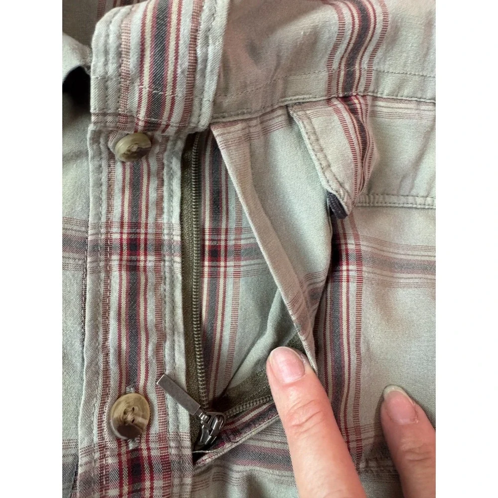 North Face Plaid Fishing Hiking Shirt XL Back Vent Mesh Button Down Zip Pocket